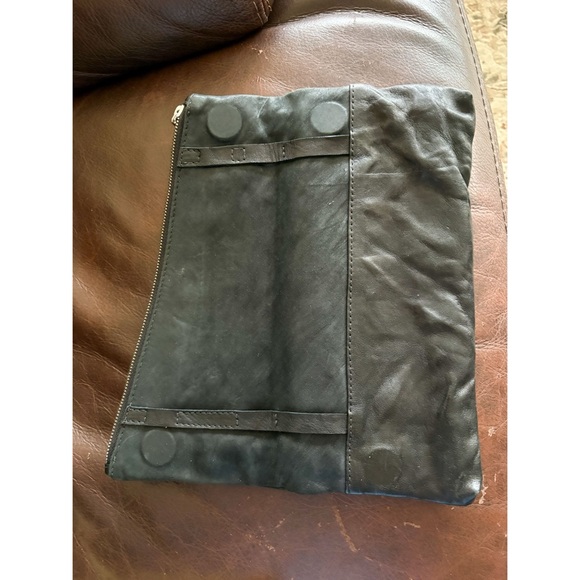 Lia Larrea Tara Clutch 4-in-1 (Silver/Black) - Picture 5 of 6